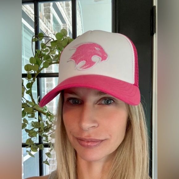 Fuzzy Bobcat Chenille Patch Trucker Hats (Various Styles) - Picture 5 of 13